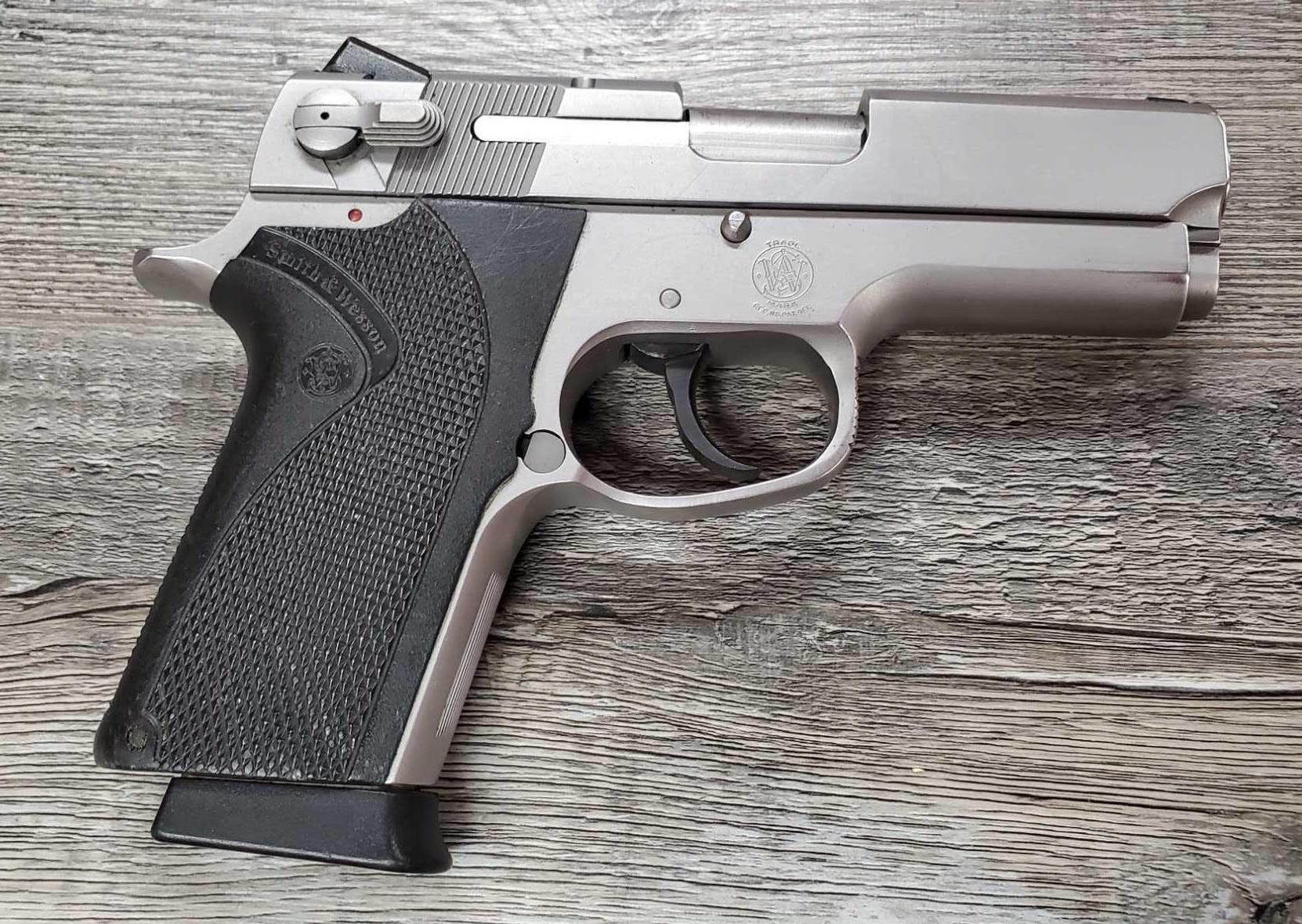 SMITH & WESSON MODEL 4516-2