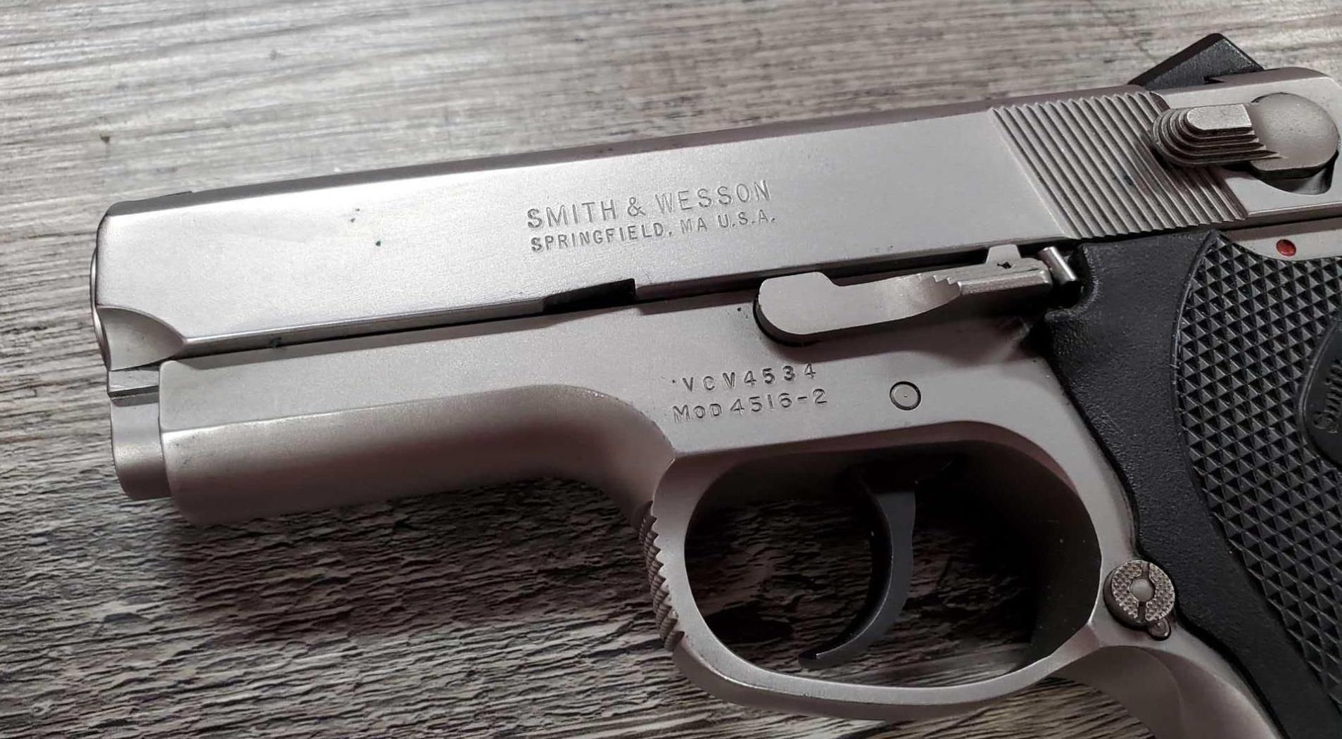 SMITH & WESSON MODEL 4516-2