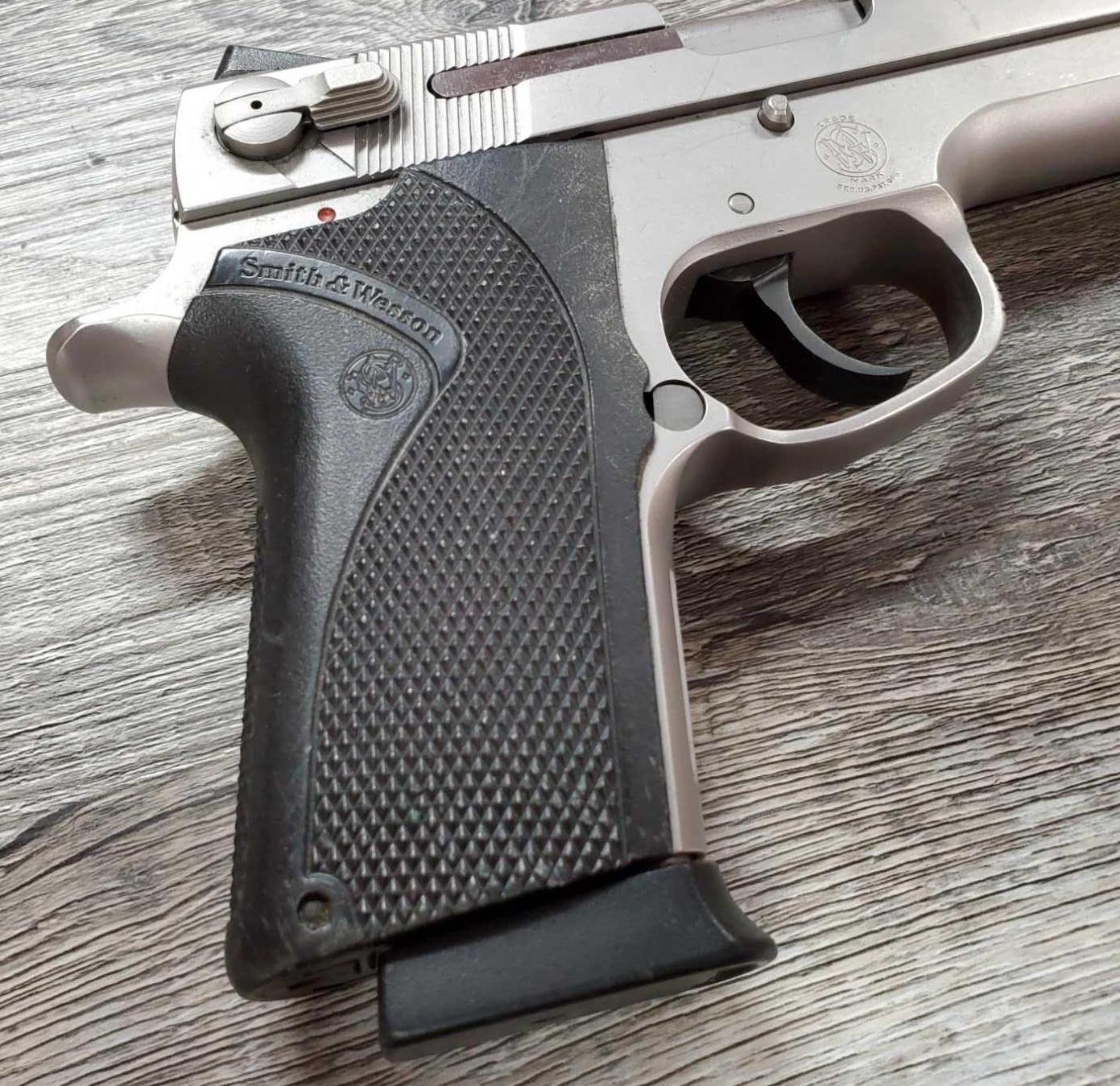 SMITH & WESSON MODEL 4516-2