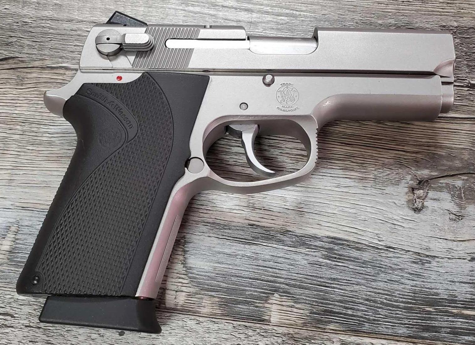 SMITH & WESSON MODEL 4516-1