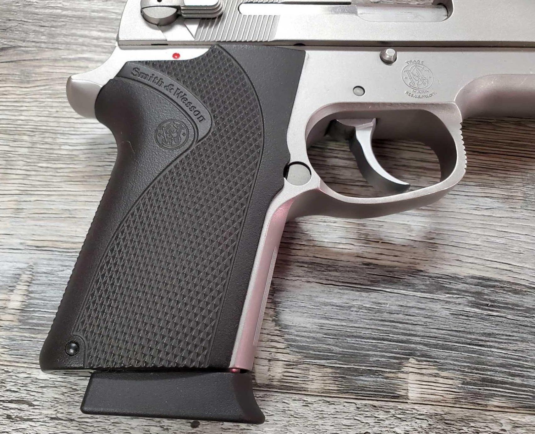 SMITH & WESSON MODEL 4516-1