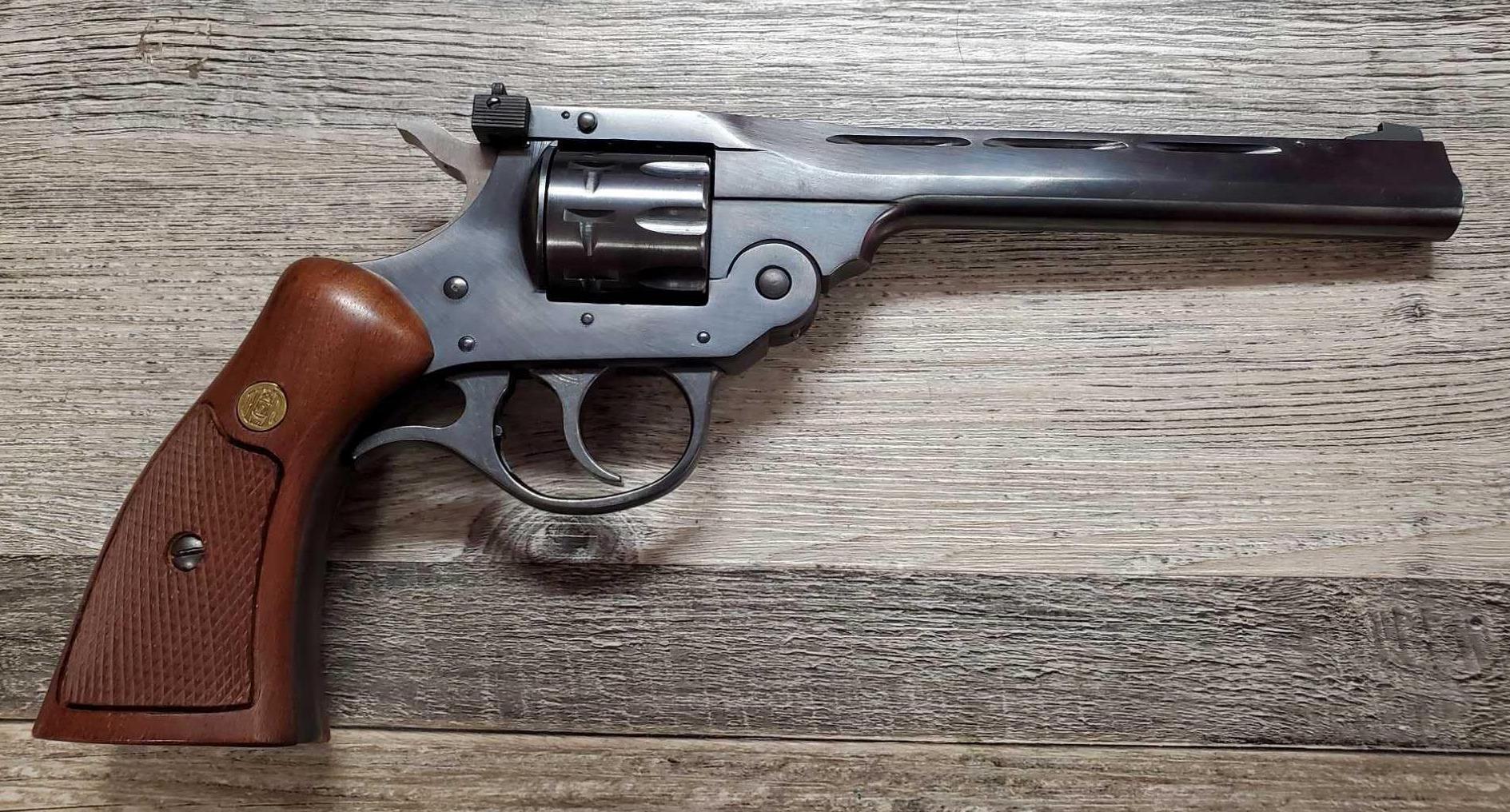HARRINGTON & RICHARDSON (H&R) MODEL 999