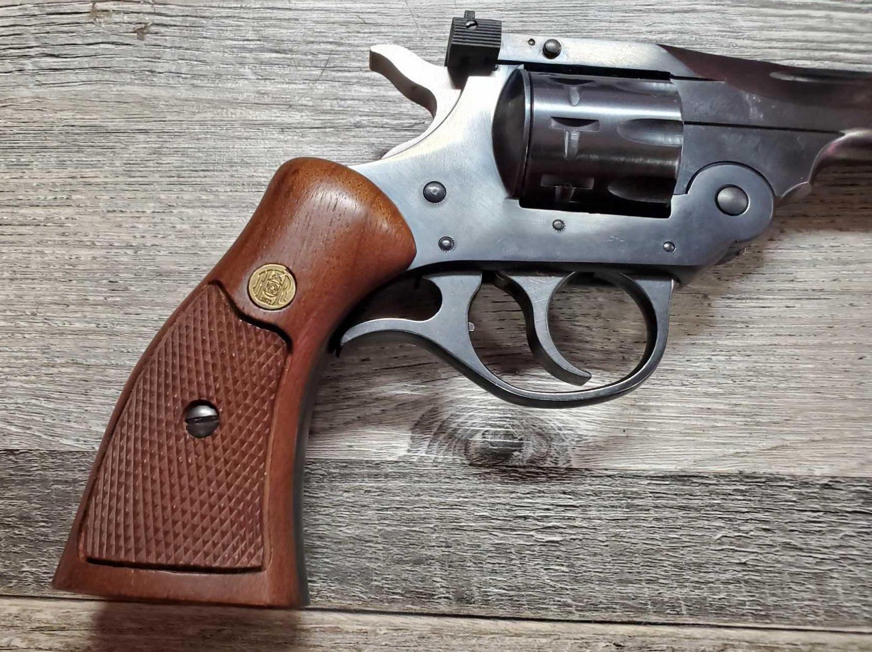 HARRINGTON & RICHARDSON (H&R) MODEL 999