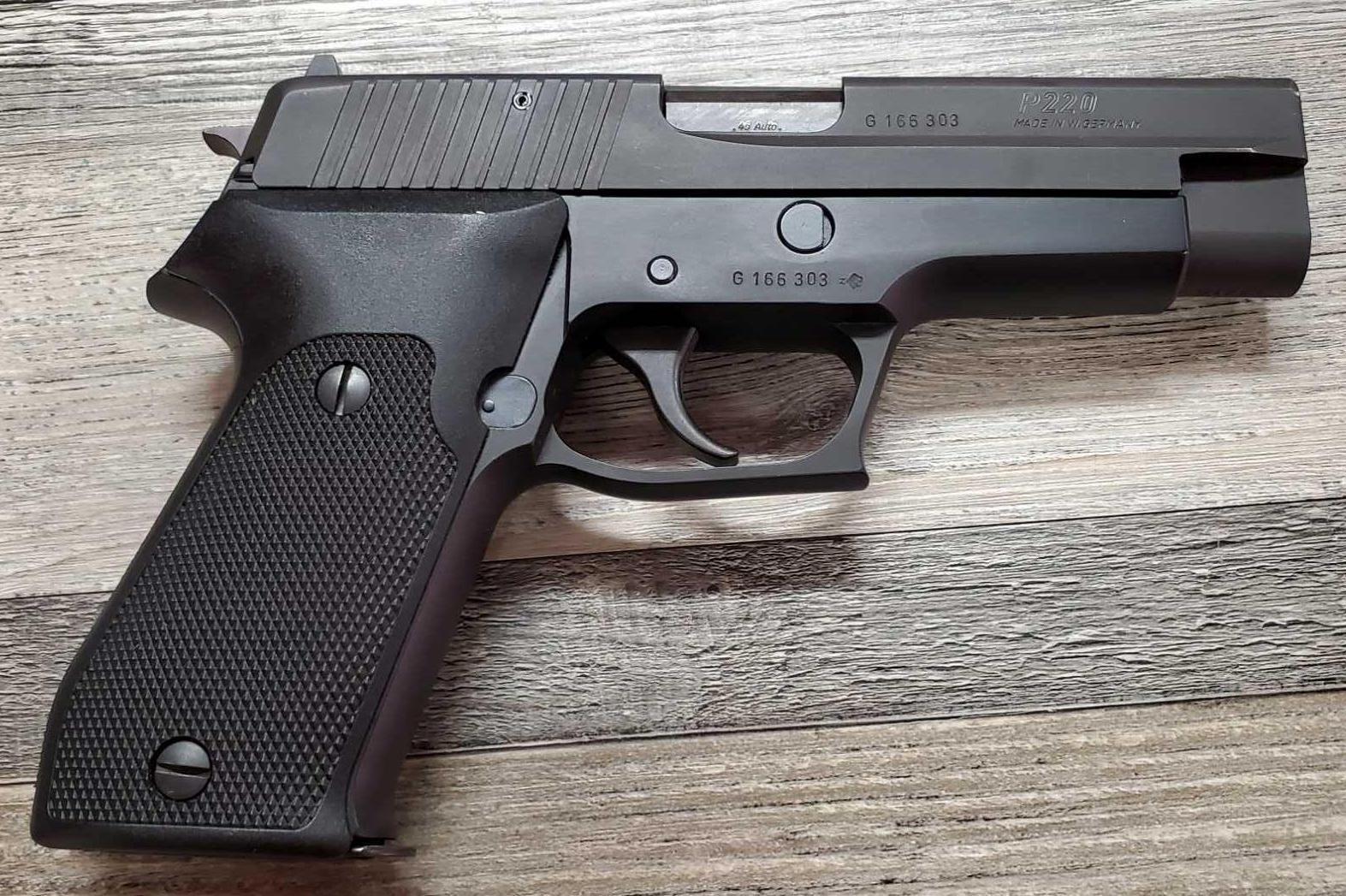 SIG SAUER MODEL P220