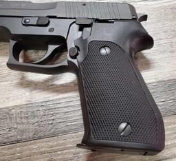 SIG SAUER MODEL P220