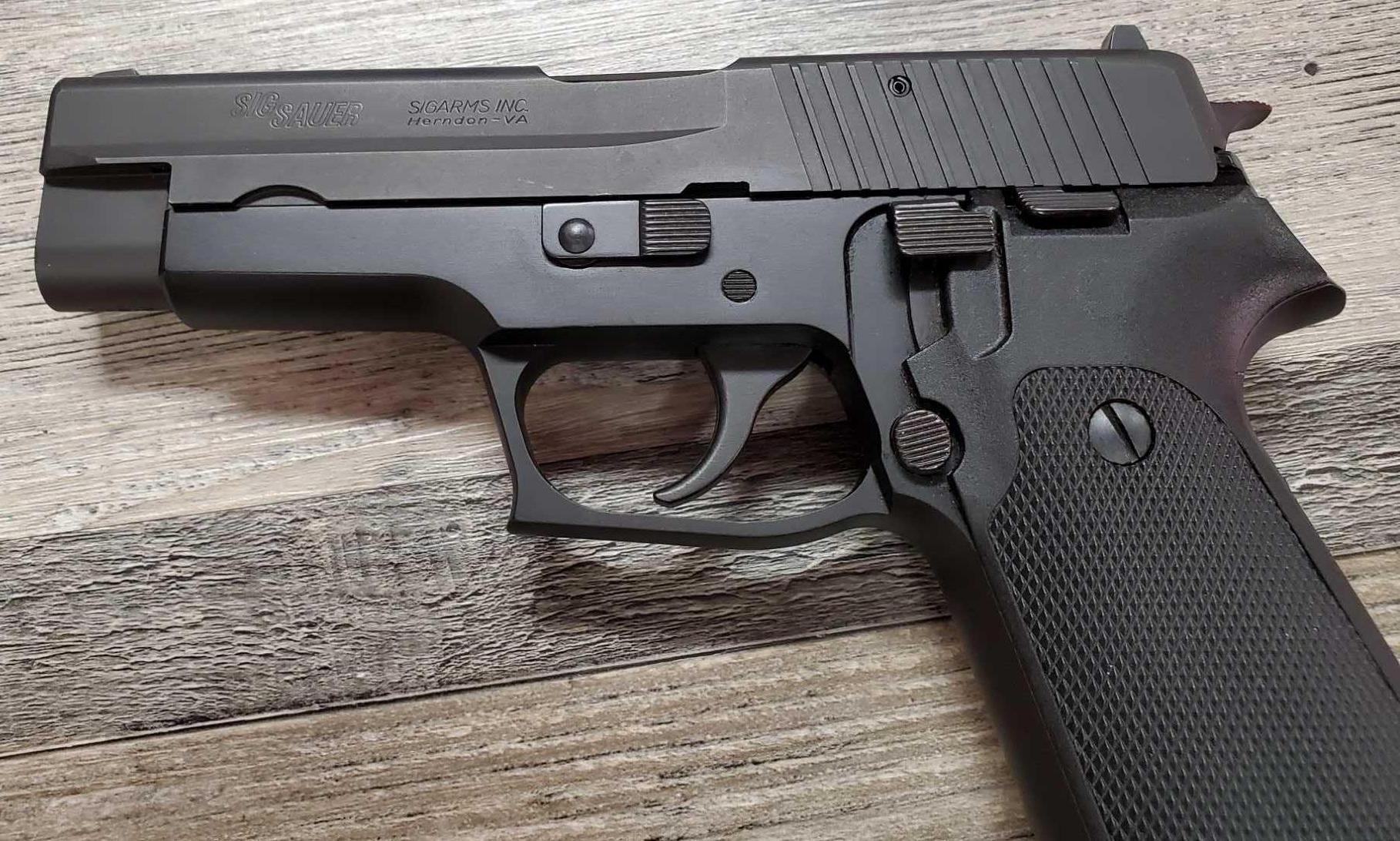 SIG SAUER MODEL P220