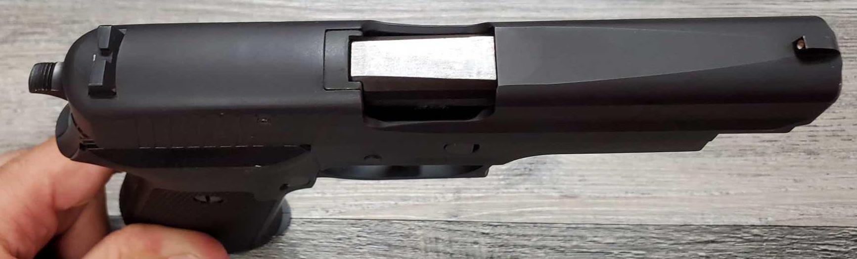 SIG SAUER MODEL P220
