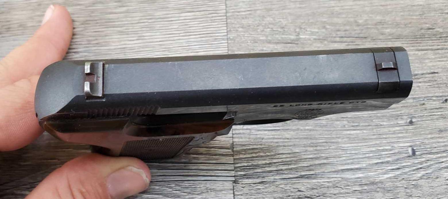 SMITH & WESSON MODEL 61-2