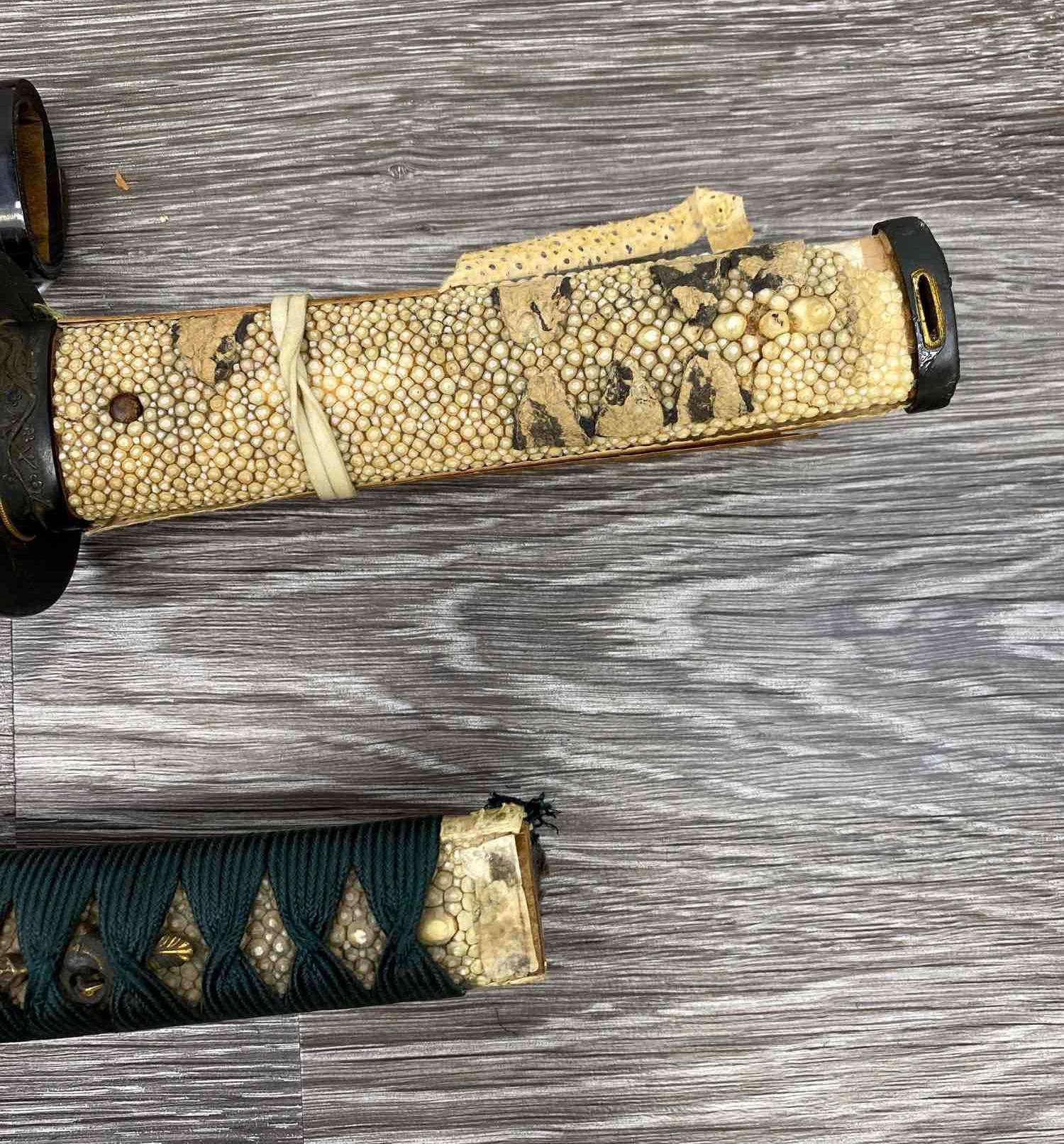 LOT OF TWO JAPANESE WAKIZASHIS