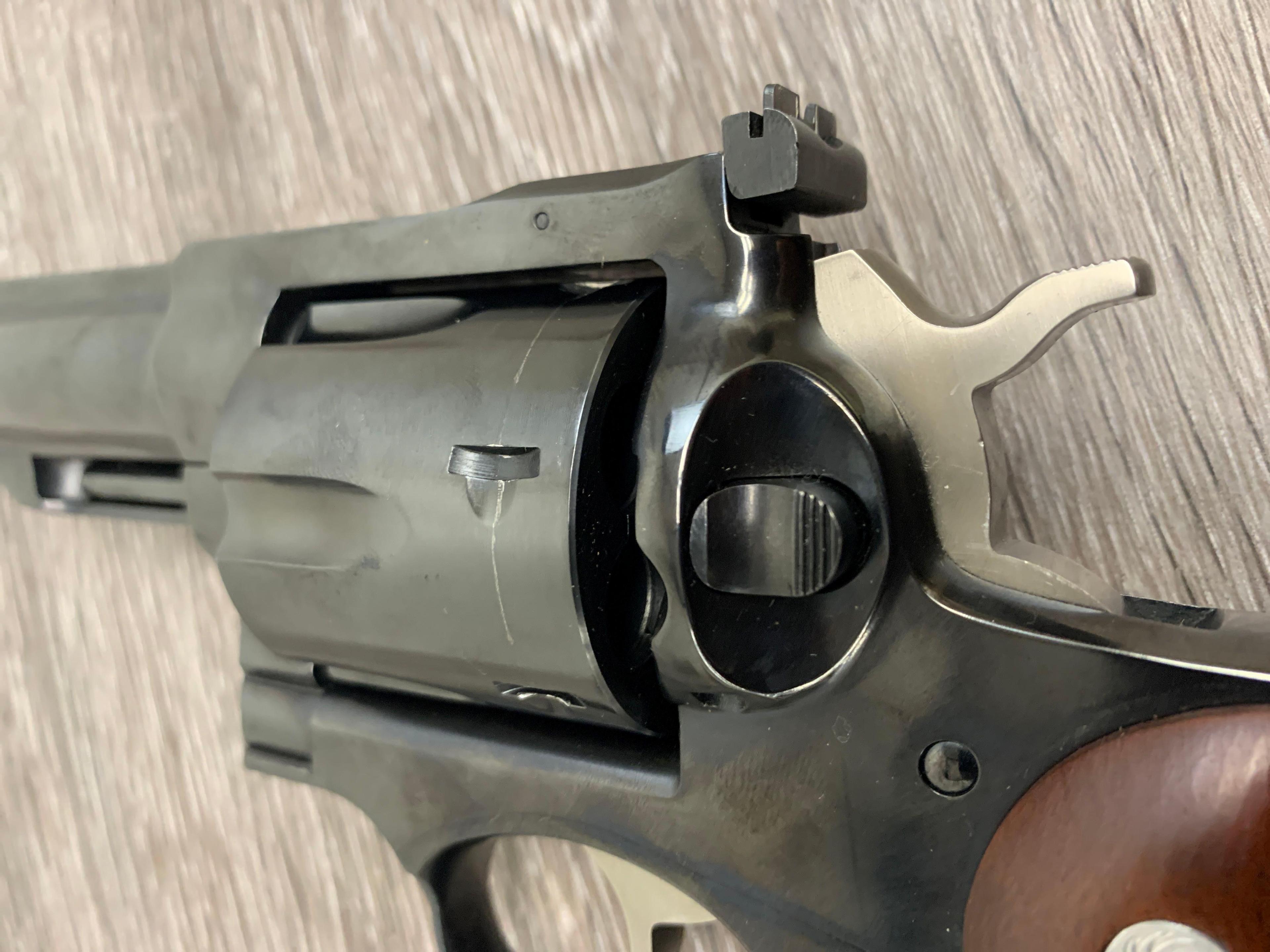 RUGER REDHAWK .44 MAGNUM REVOLVER