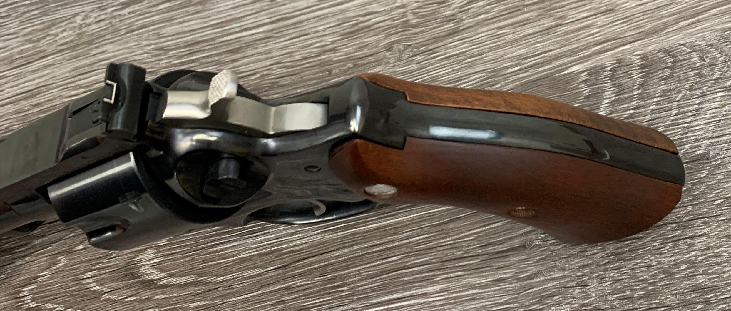 RUGER REDHAWK .44 MAGNUM REVOLVER