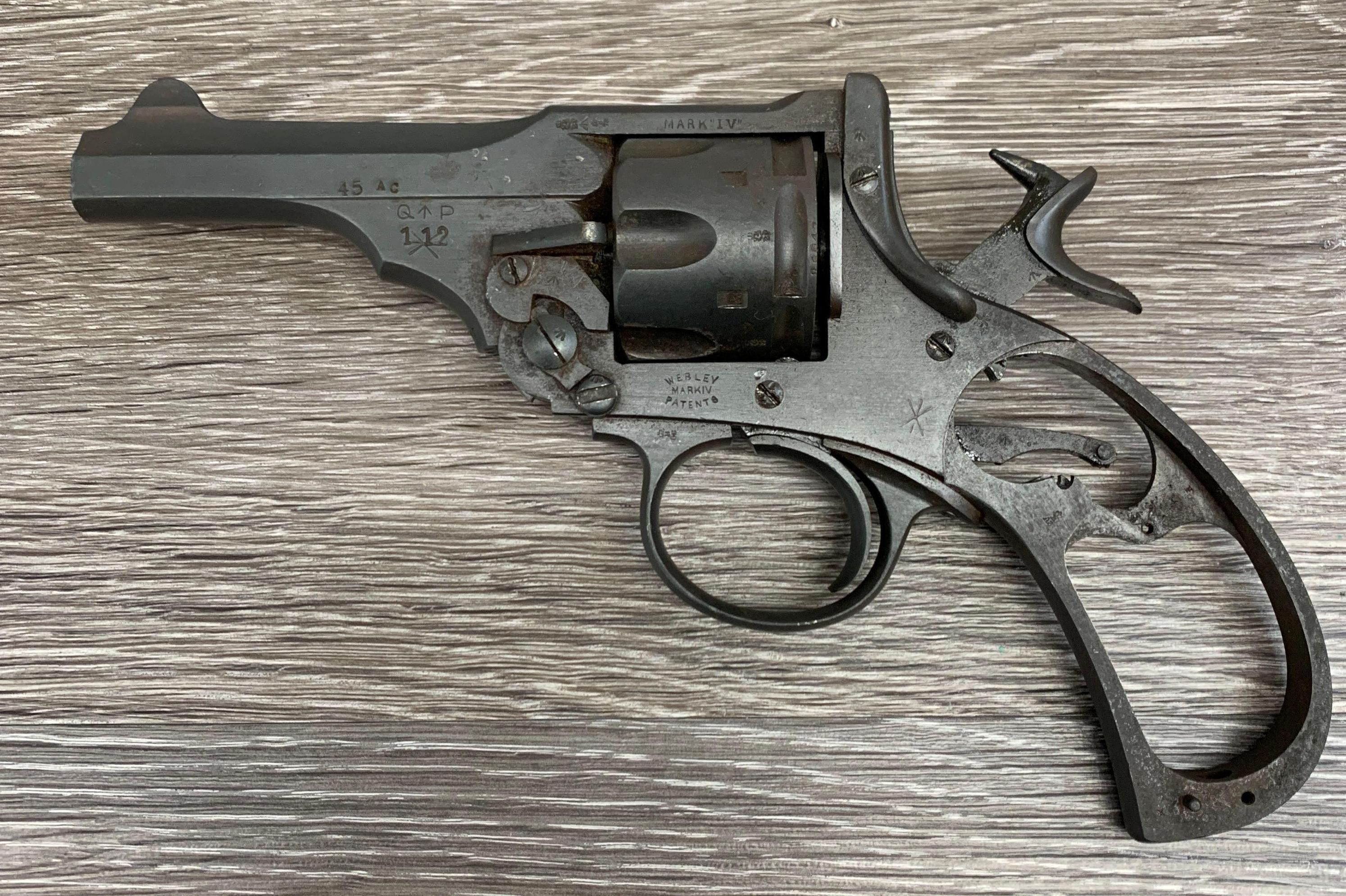 WEBLEY & SCOTT MK IV .38 S&W REVOLVER