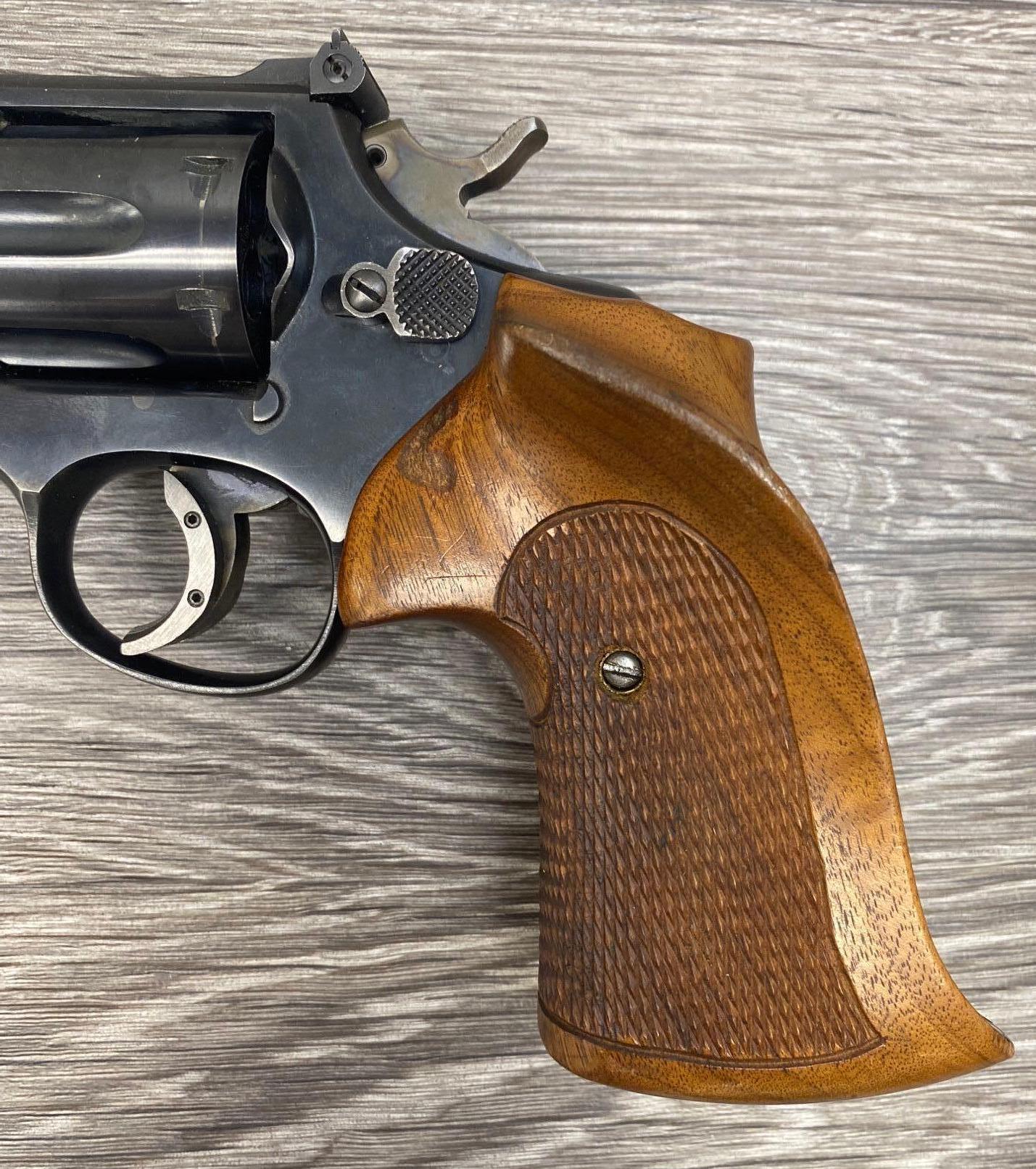 SMITH & WESSON 10 .38 REVOLVER