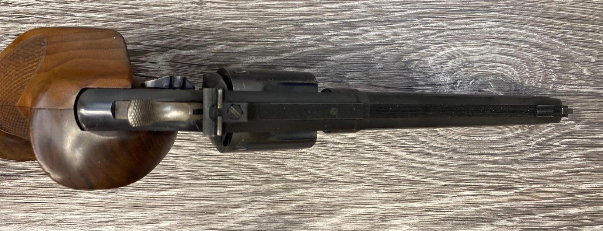 SMITH & WESSON 10 .38 REVOLVER