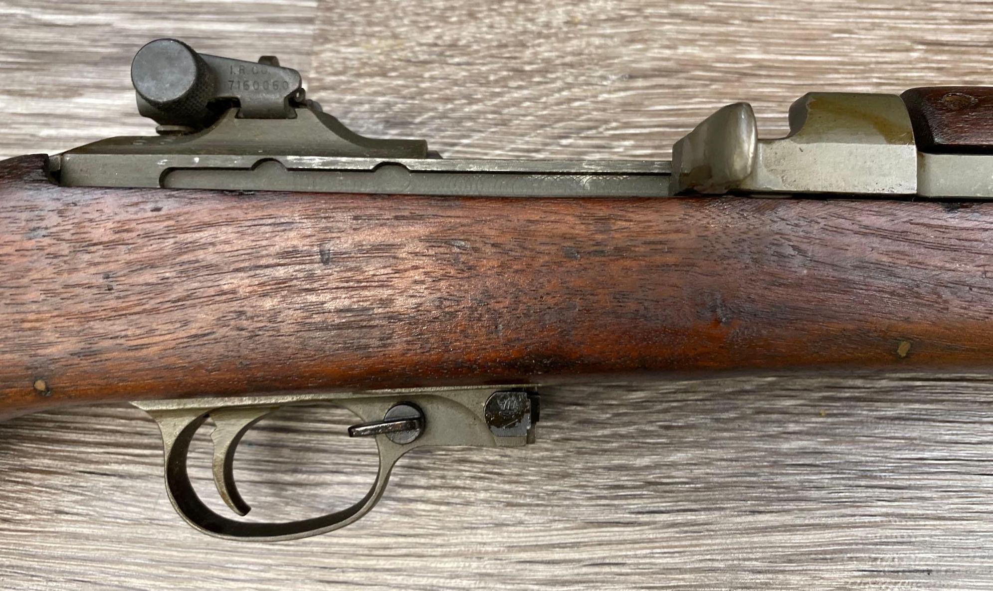 INLAND MANUFACTURING/GENERAL MOTORS U.S. M1 CARBINE .30 CAL. SEMI-AUTO (CIRCA 1944)