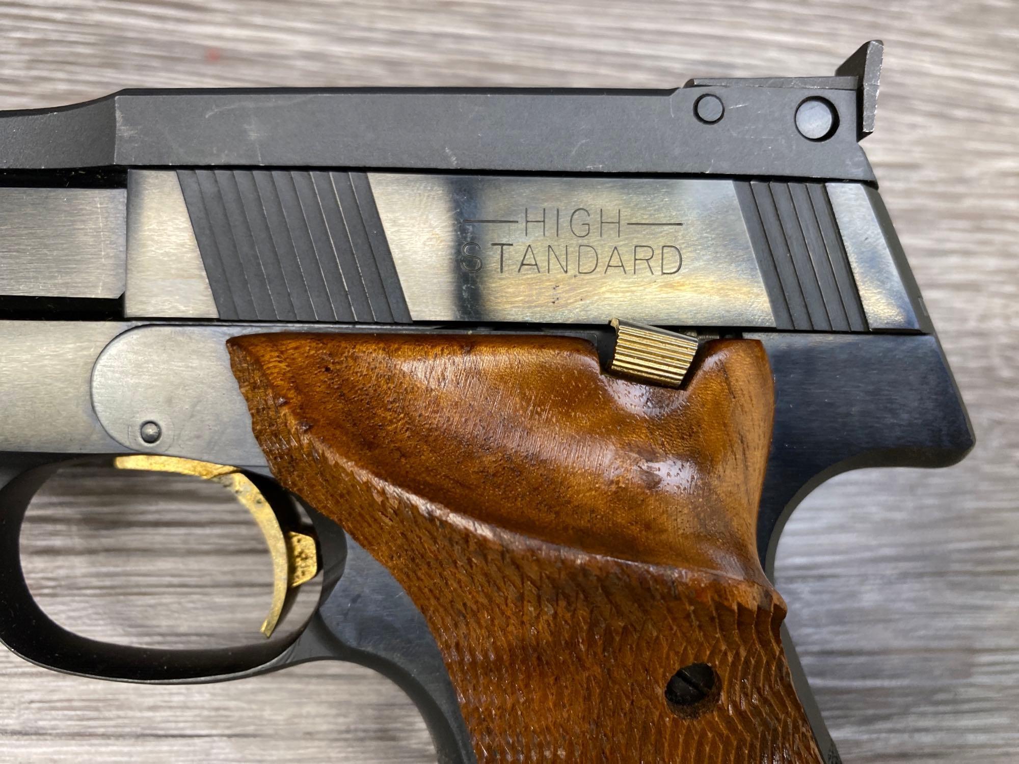 HIGH STANDARD VICTOR MILITARY MODEL 107 SEMI-AUTO PISTOL .22 LR