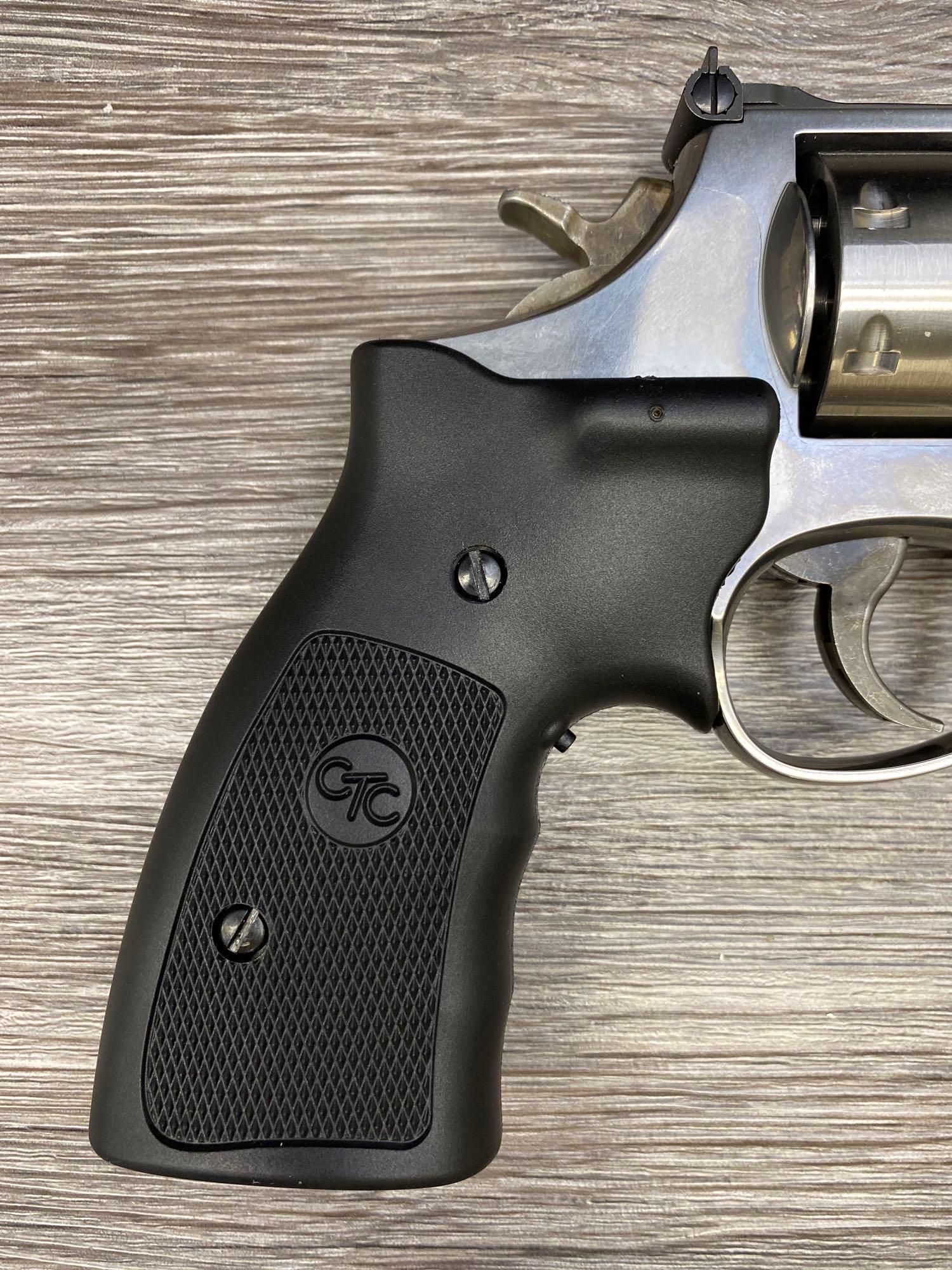 SMITH & WESSON MODEL 686-5 DA REVOLVER .357 MAGNUM