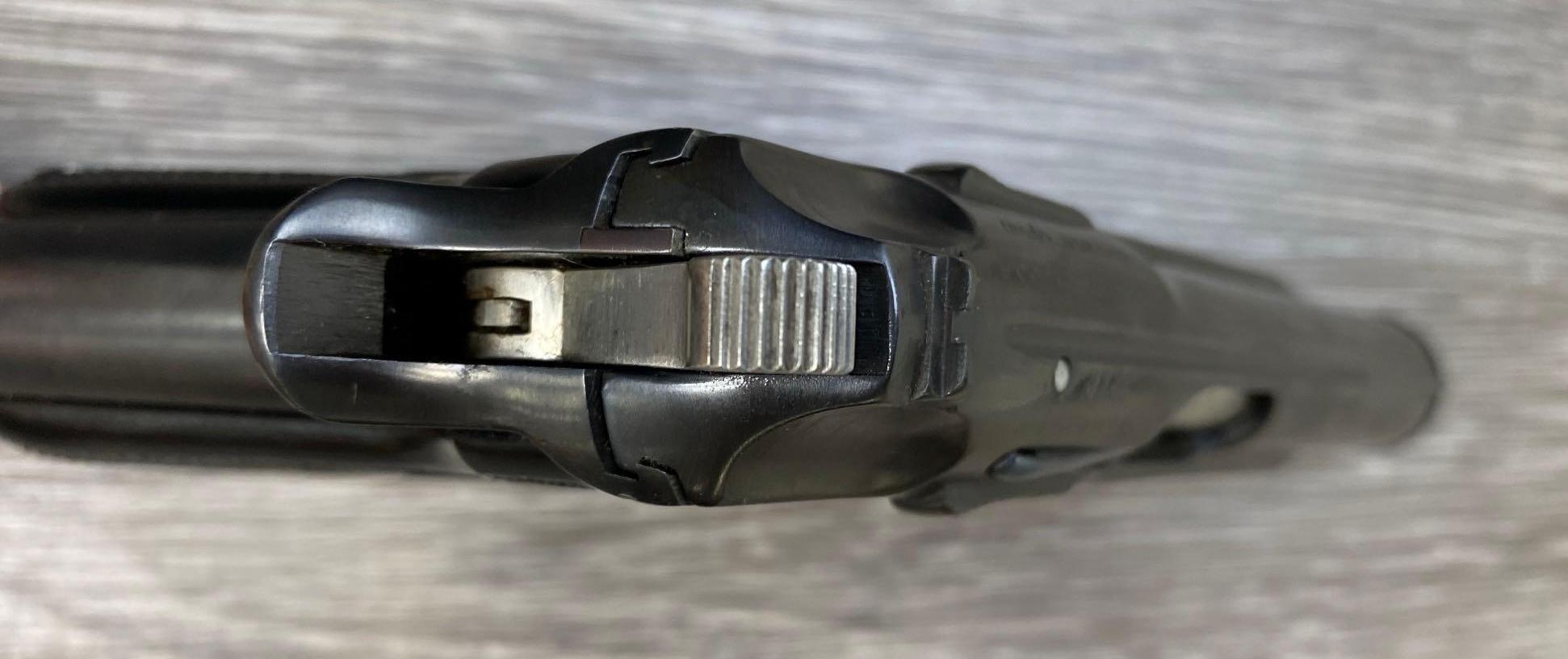 ASTRA MODEL 4000 FALCON SEMI-AUTO PISTOL .22 LR CAL.