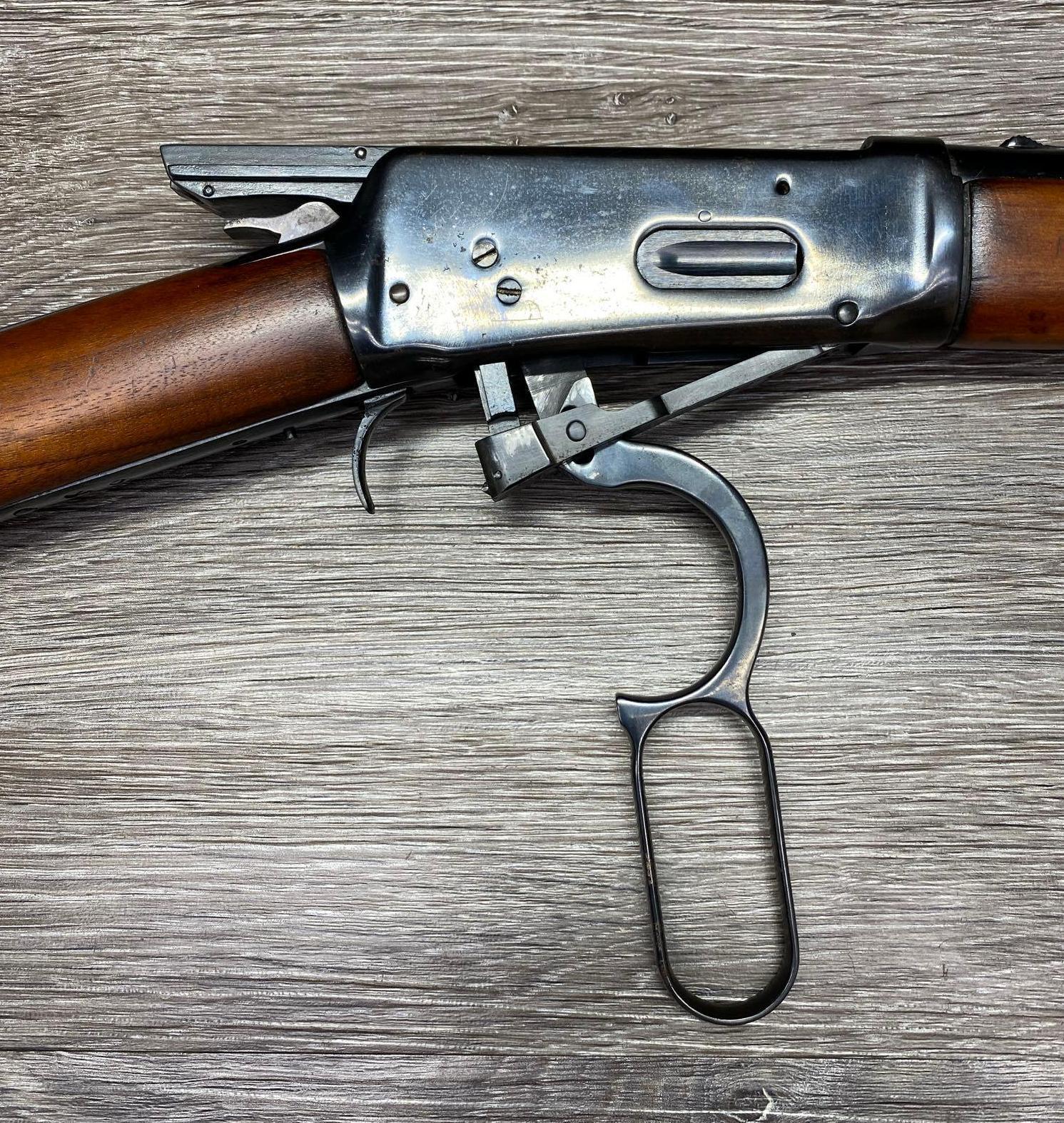 WINCHESTER MODEL 94 FLATBAND LEVER ACTION CARBINE .30 WCF CALIBER (CIRCA 1894)