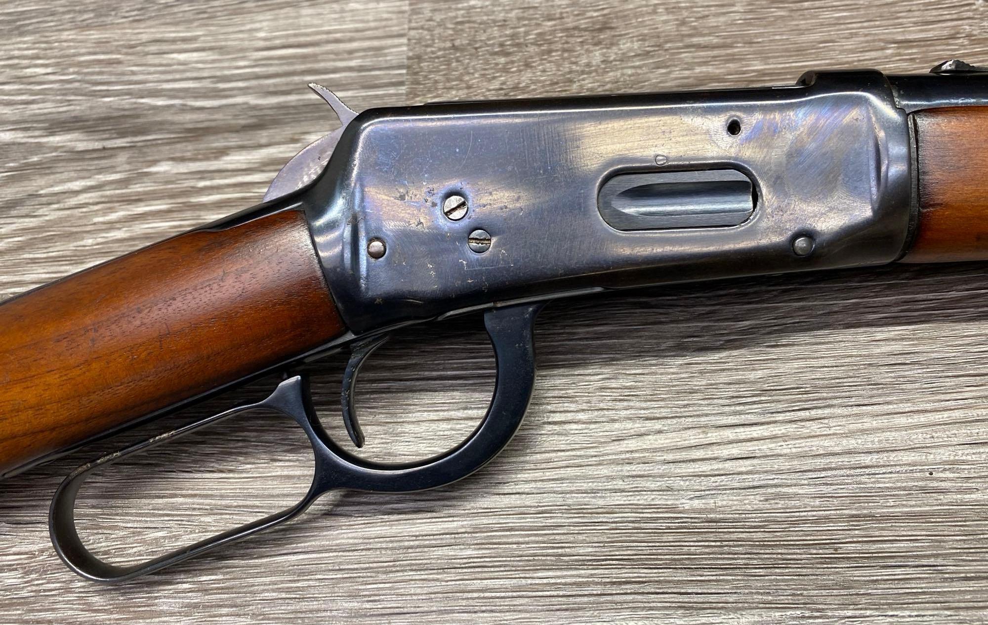 WINCHESTER MODEL 94 FLATBAND LEVER ACTION CARBINE .30 WCF CALIBER (CIRCA 1894)