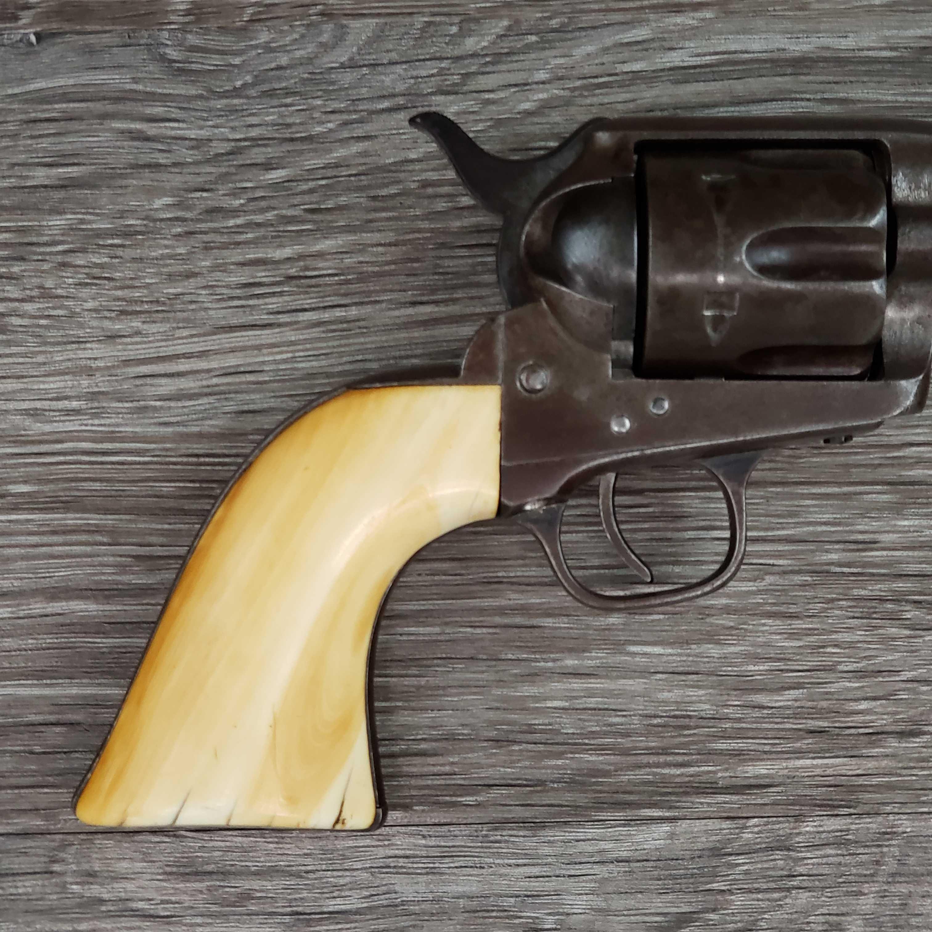 ANTIQUE COLT SAA .45 CAL. 5" BBL. NATURAL MATERIAL GRIPS (CIRCA 1877)