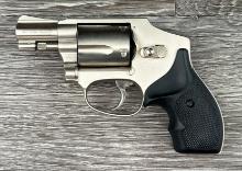S&W MODEL 442 AIRWEIGHT STAINLESS DOUBLE ACTION REVOLVER .38 SPECIAL CAL.