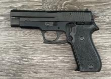 SIG SAUER P220 .45 ACP/4.5" BBL IN BOX w/ EXTRA MAG
