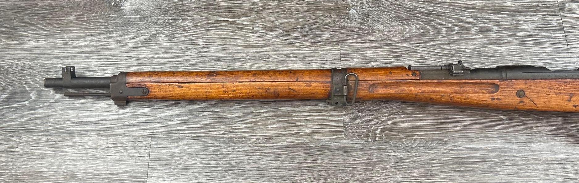 JAPANESE ARISAKA TYPE 99 RIFLE 7.7 CAL. w/ UNGROUND MUM/CHARACTERS