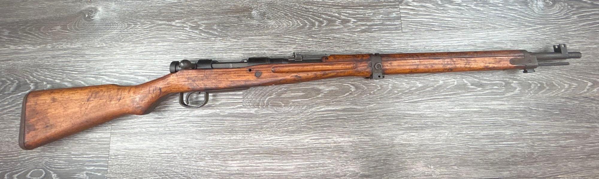 JAPANESE ARISAKA TYPE 99 RIFLE 7.7 CAL. w/ UNGROUND MUM/CHARACTERS