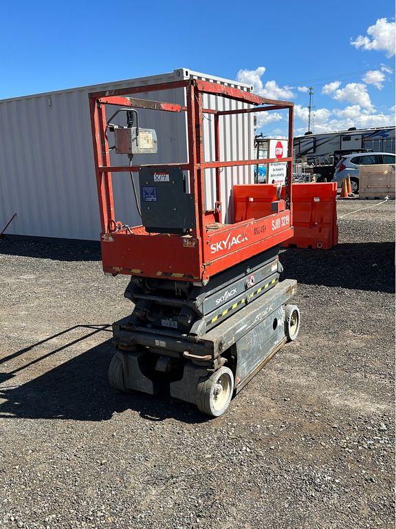 2014 Skyjack SJ111-3219 Scissor Lift