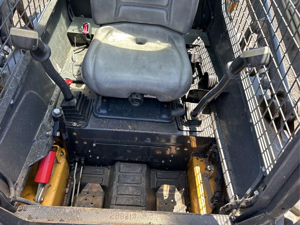 2015 New Holland L218 Skid Steer Loader