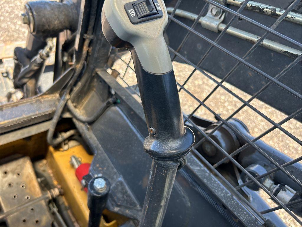 2015 New Holland L218 Skid Steer Loader