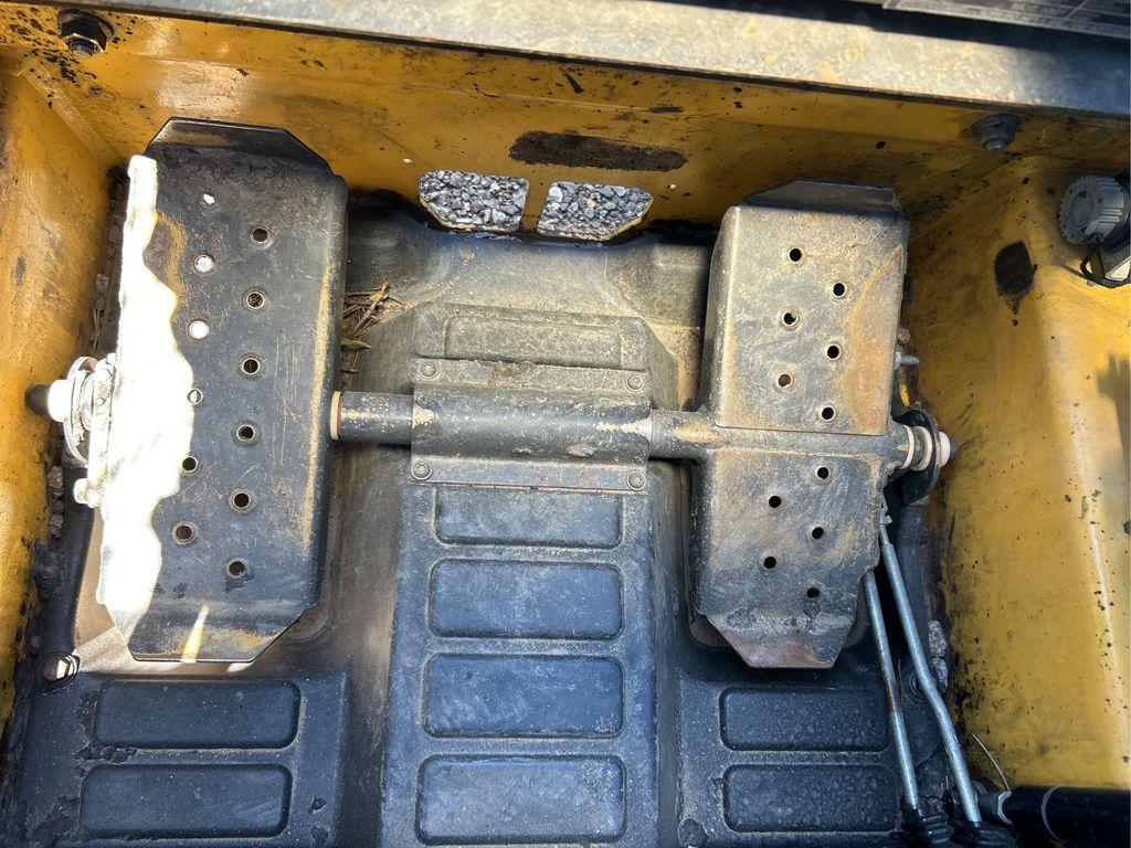 2015 New Holland L218 Skid Steer Loader