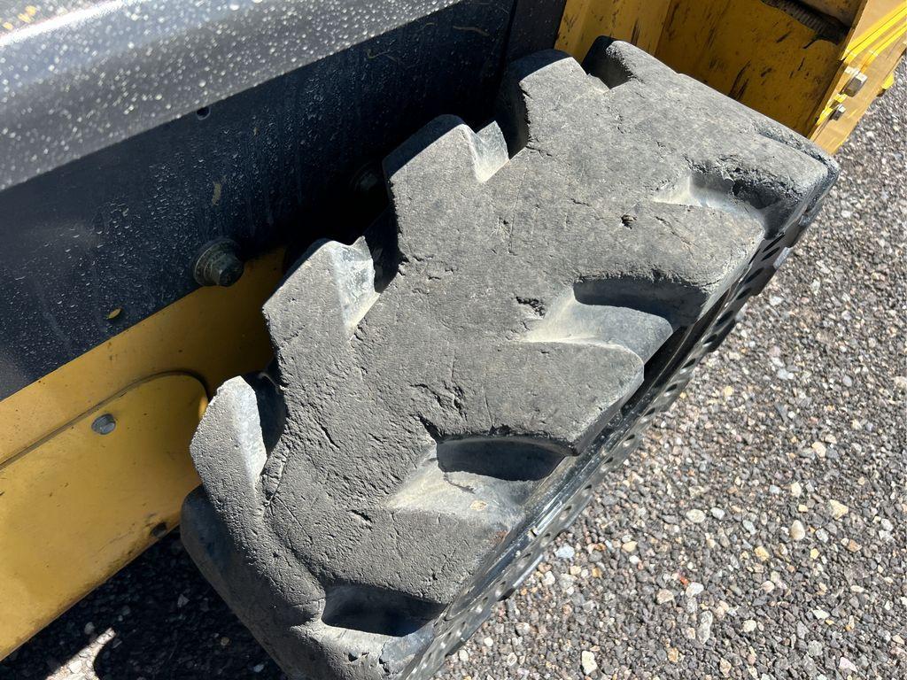 2015 New Holland L218 Skid Steer Loader