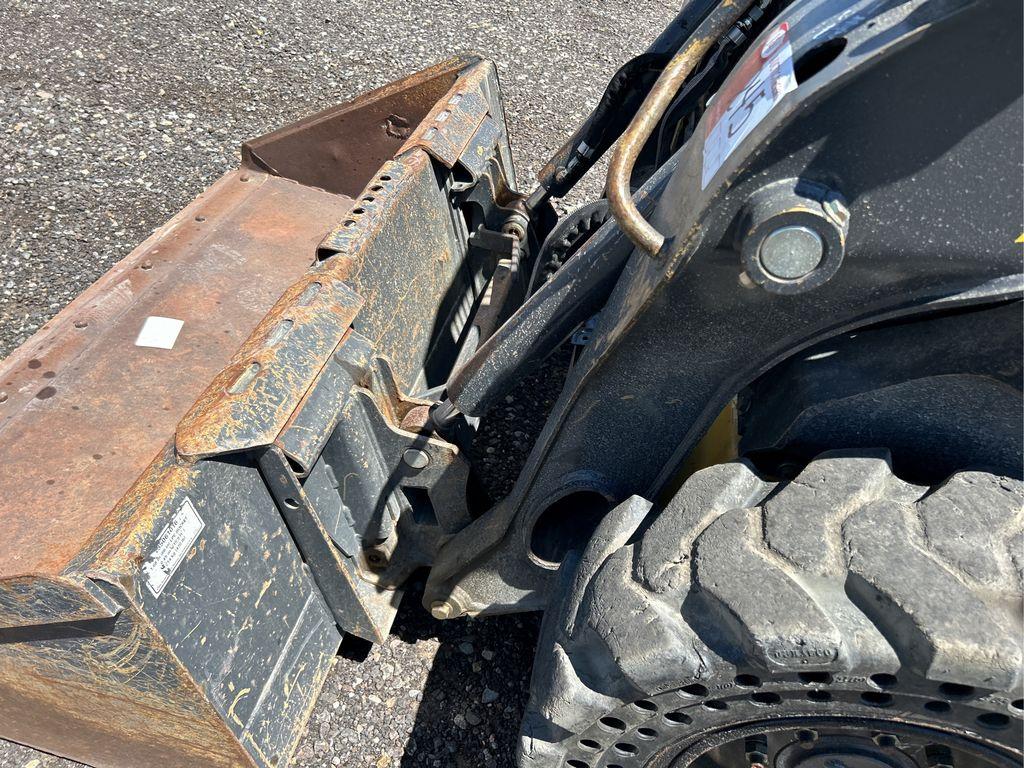 2015 New Holland L218 Skid Steer Loader