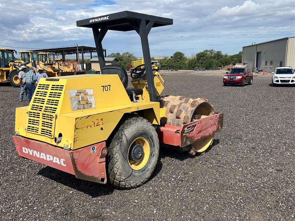 2004 Dyna Pac CA121 Pad Foot Compactor