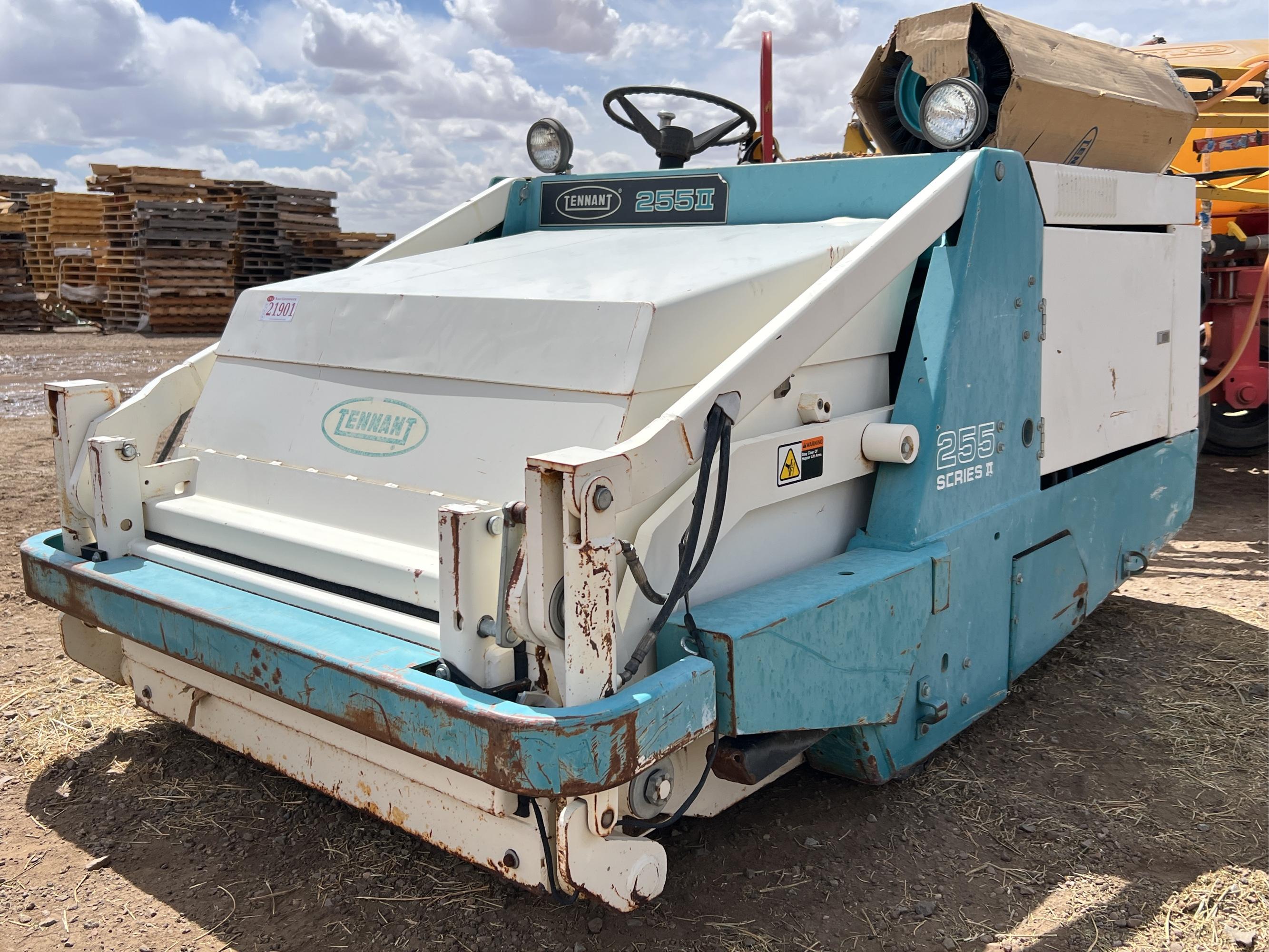 Tennant 255II Sweeper