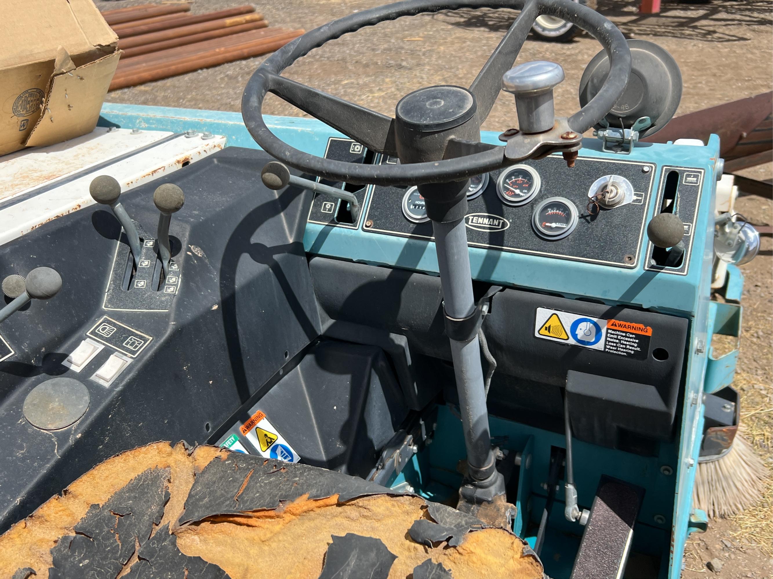 Tennant 255II Sweeper