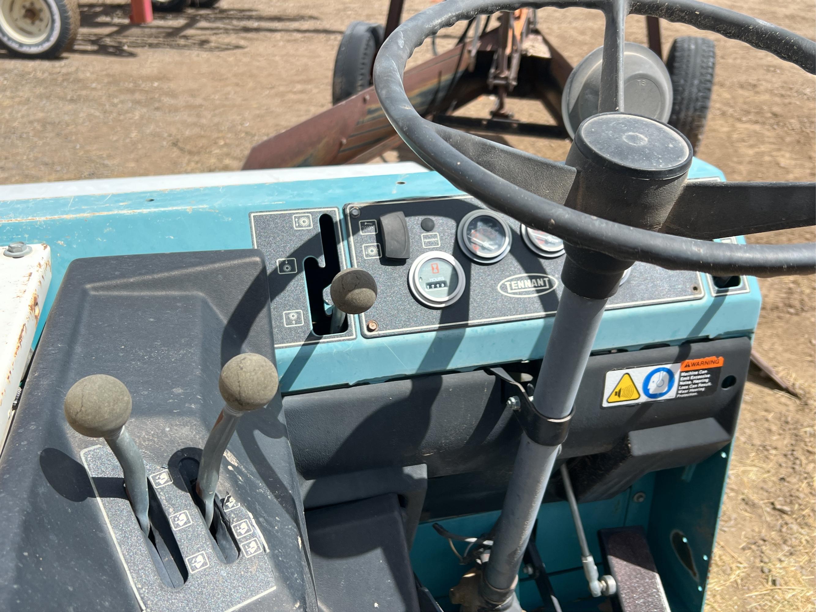 Tennant 255II Sweeper