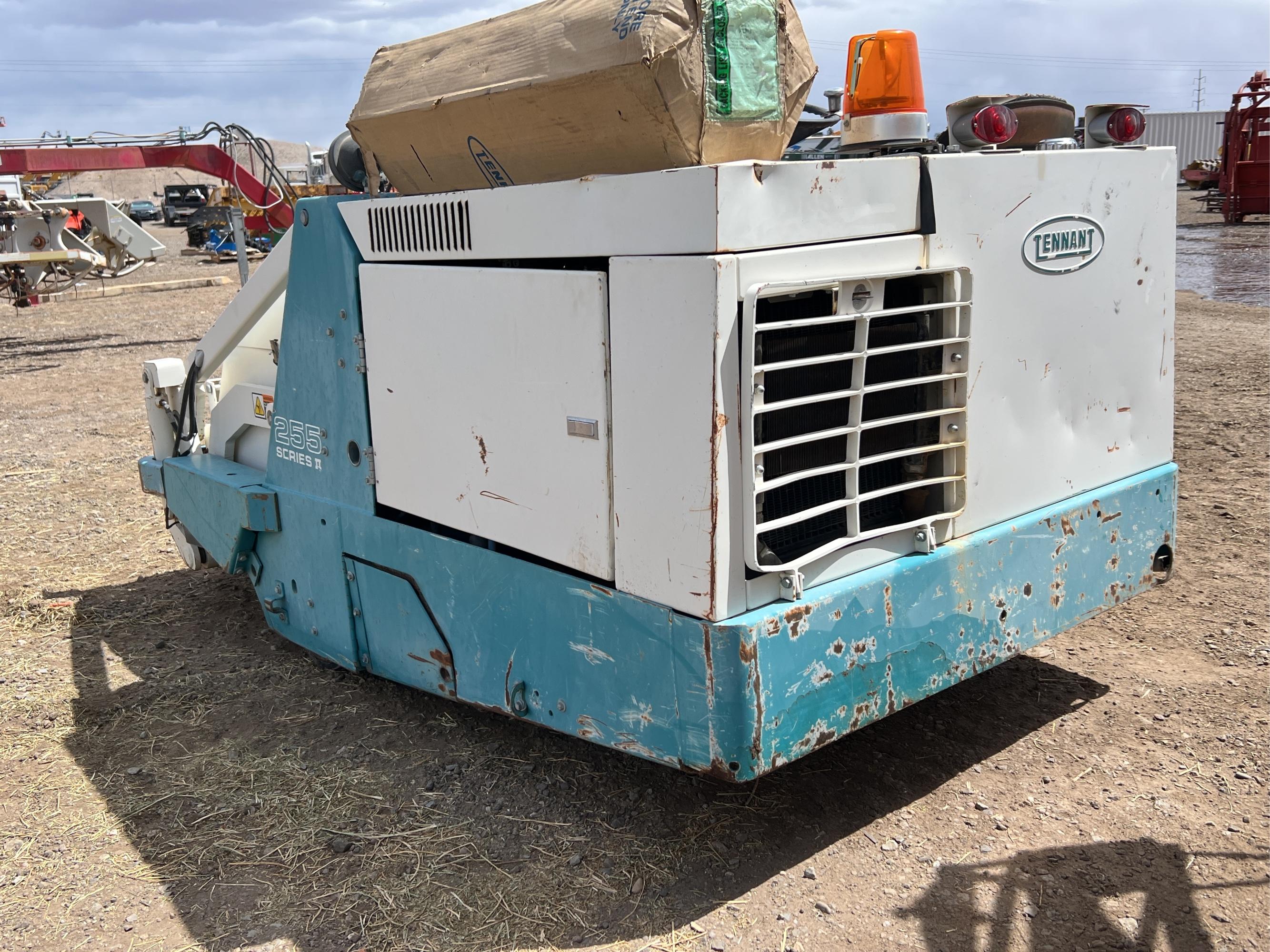 Tennant 255II Sweeper