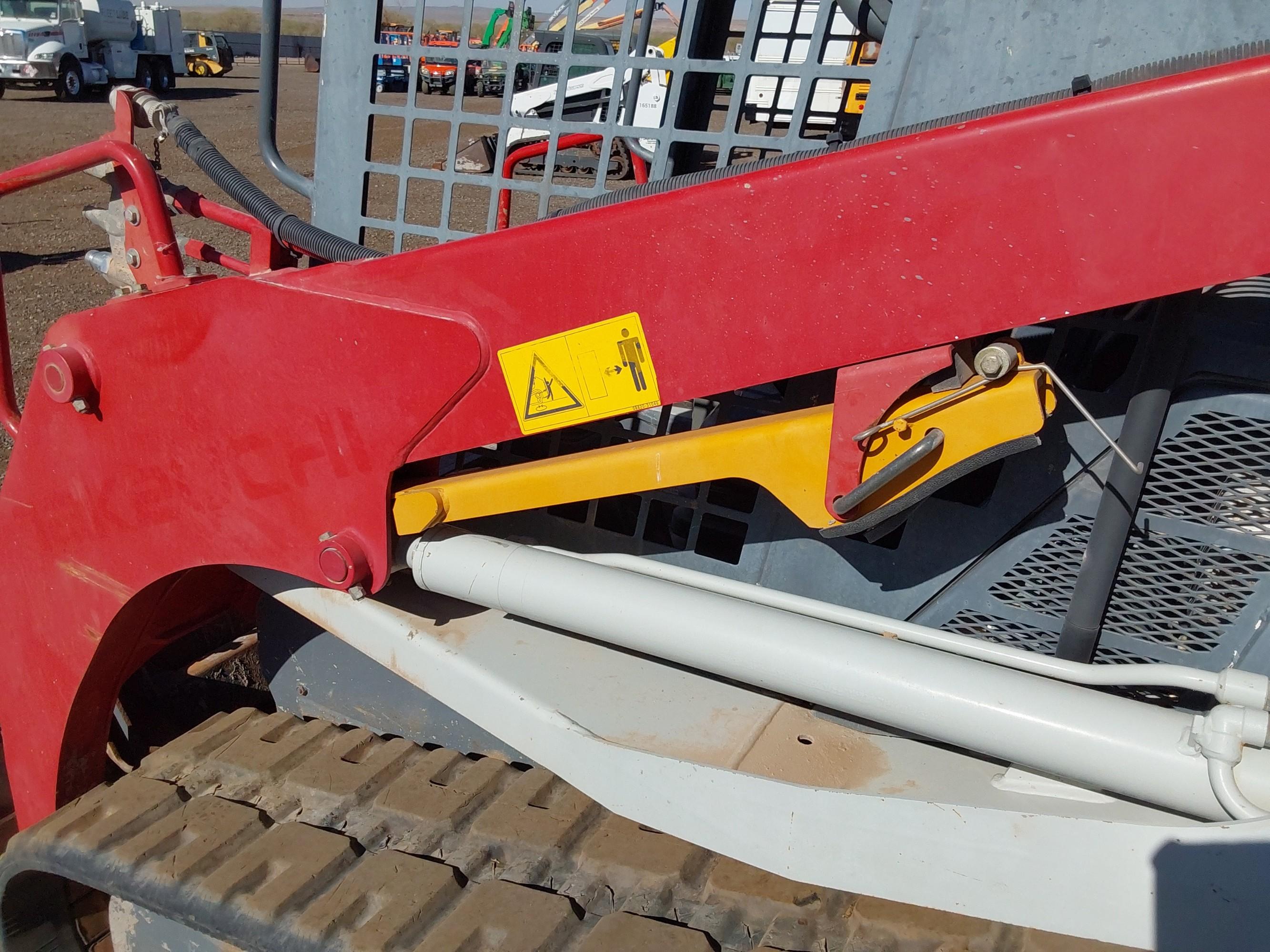 2019 Takeuchi TL8 Compact Track Loader