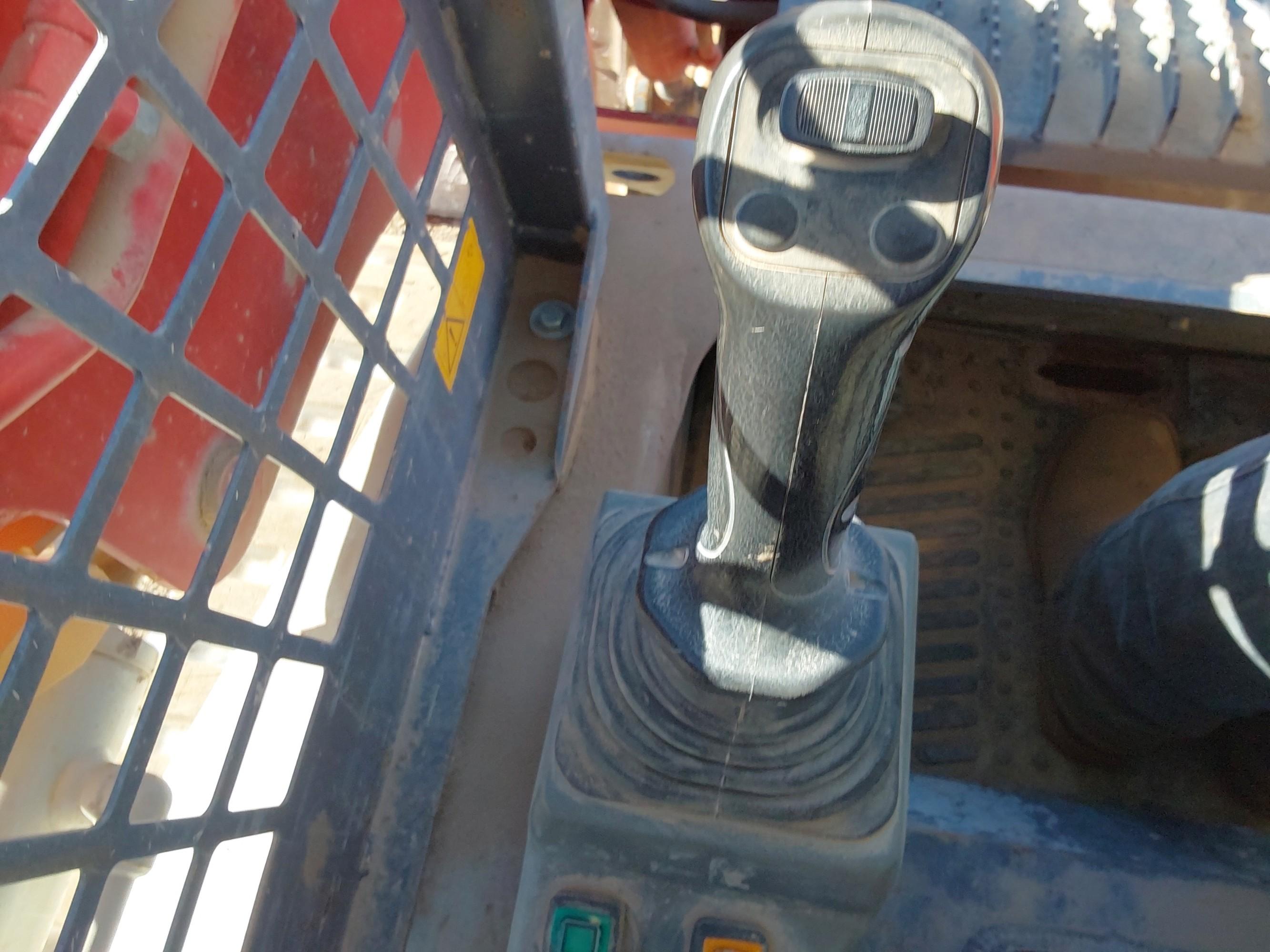 2019 Takeuchi TL8 Compact Track Loader