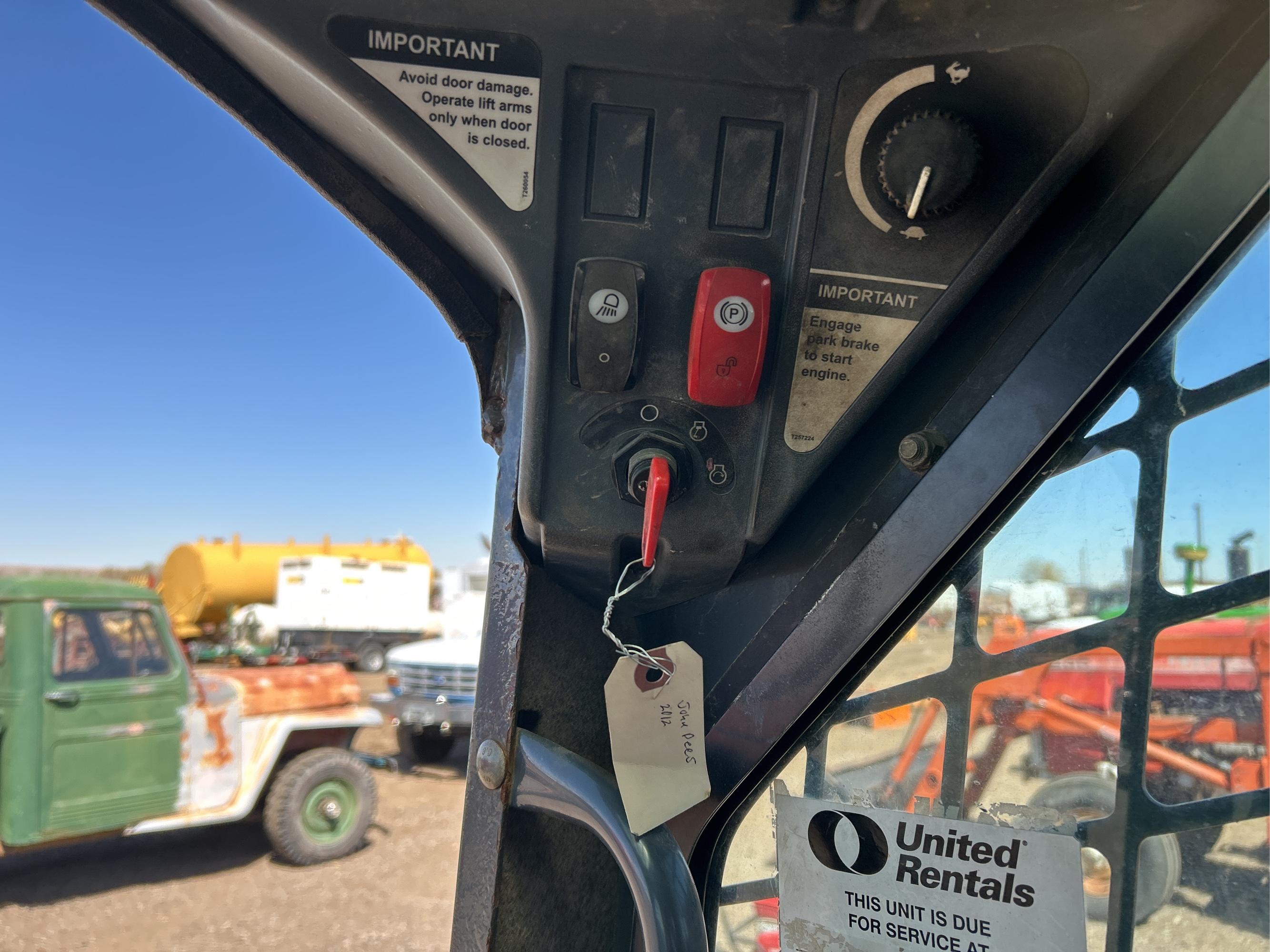 2010 John Deere 320D Skid steer loader