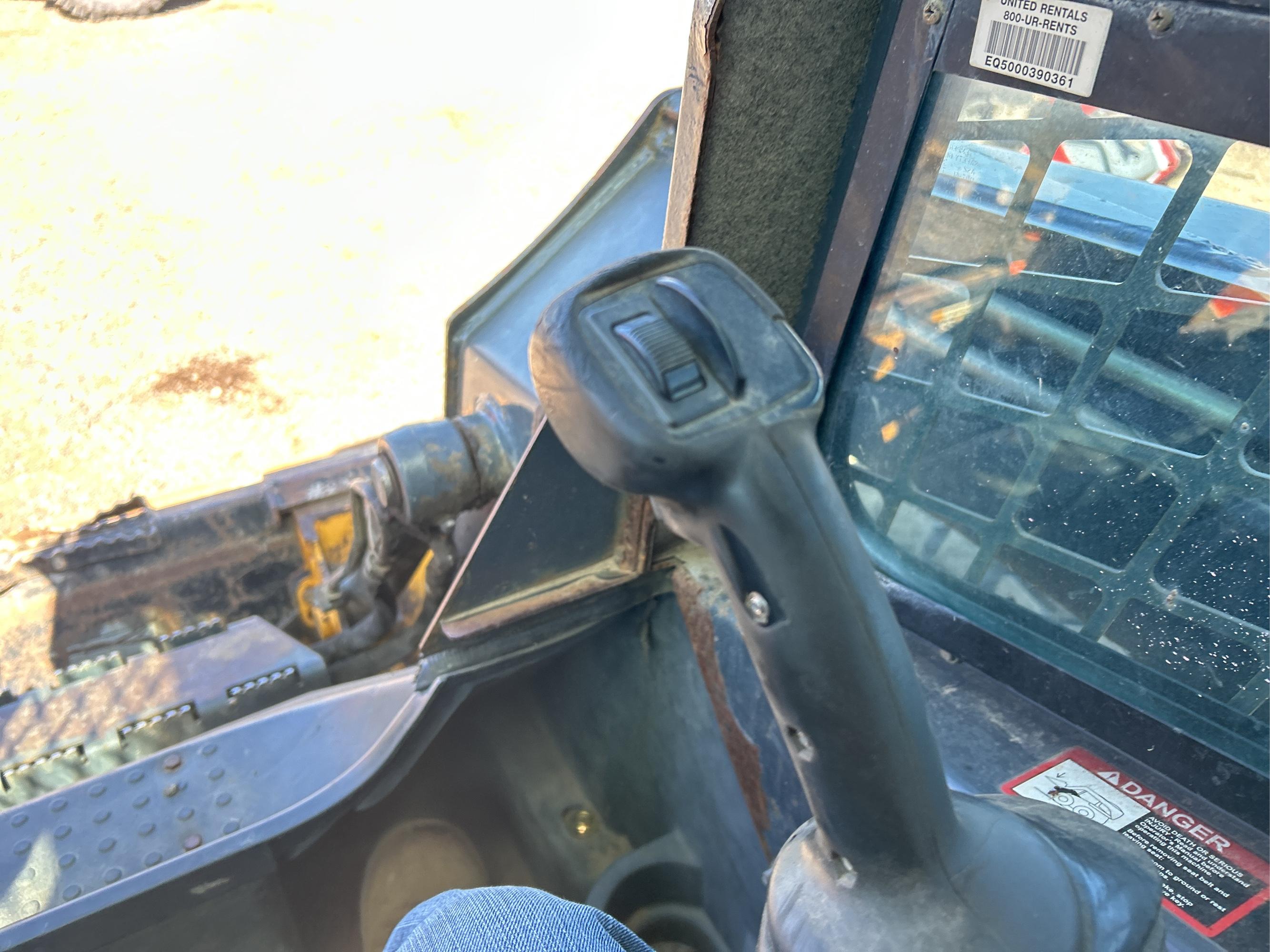 2010 John Deere 320D Skid steer loader