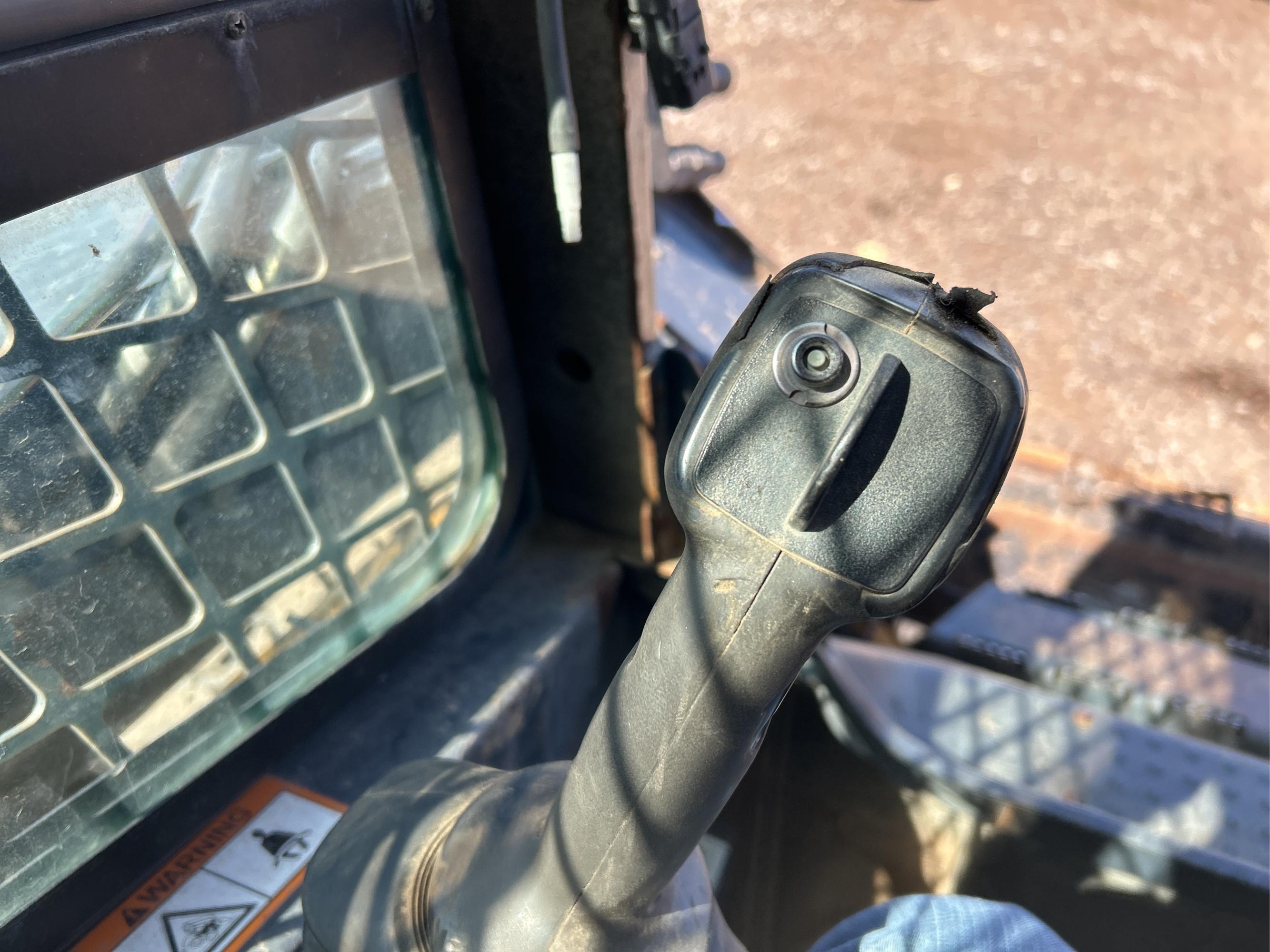 2010 John Deere 320D Skid steer loader