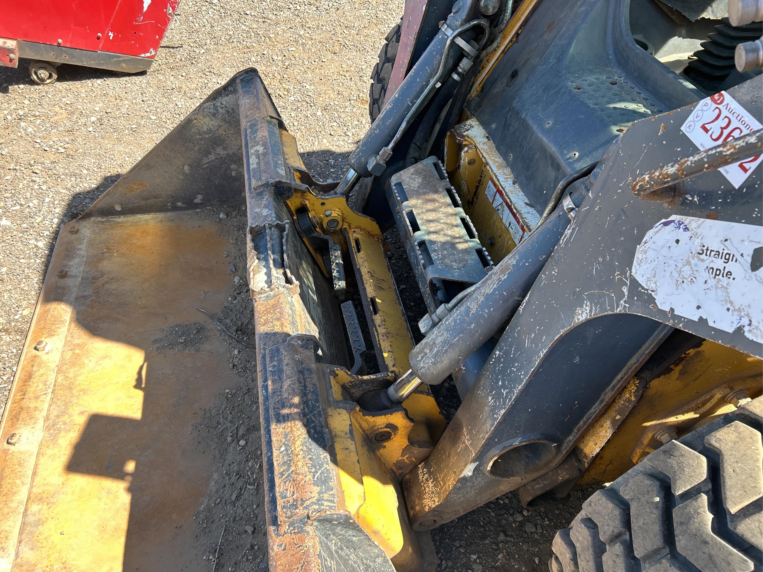 2010 John Deere 320D Skid steer loader