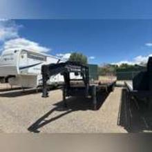 1998 DMT 40 ft T/A Gooseneck Trailer