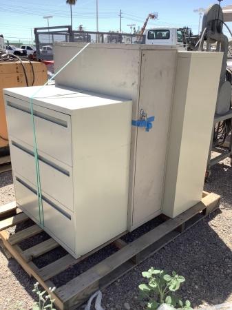 PALLET OF METAL FILING CABINETS