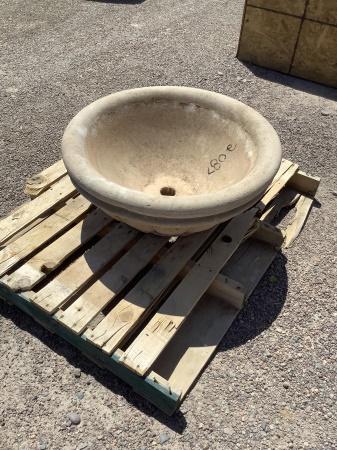 CONCRETE POT