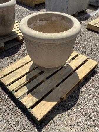 CONCRETE POT